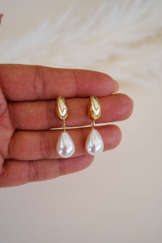 Ella Pearl Drop Earrings