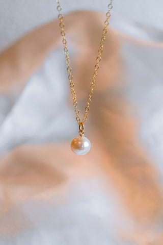 Evelyn Single Pearl Necklace