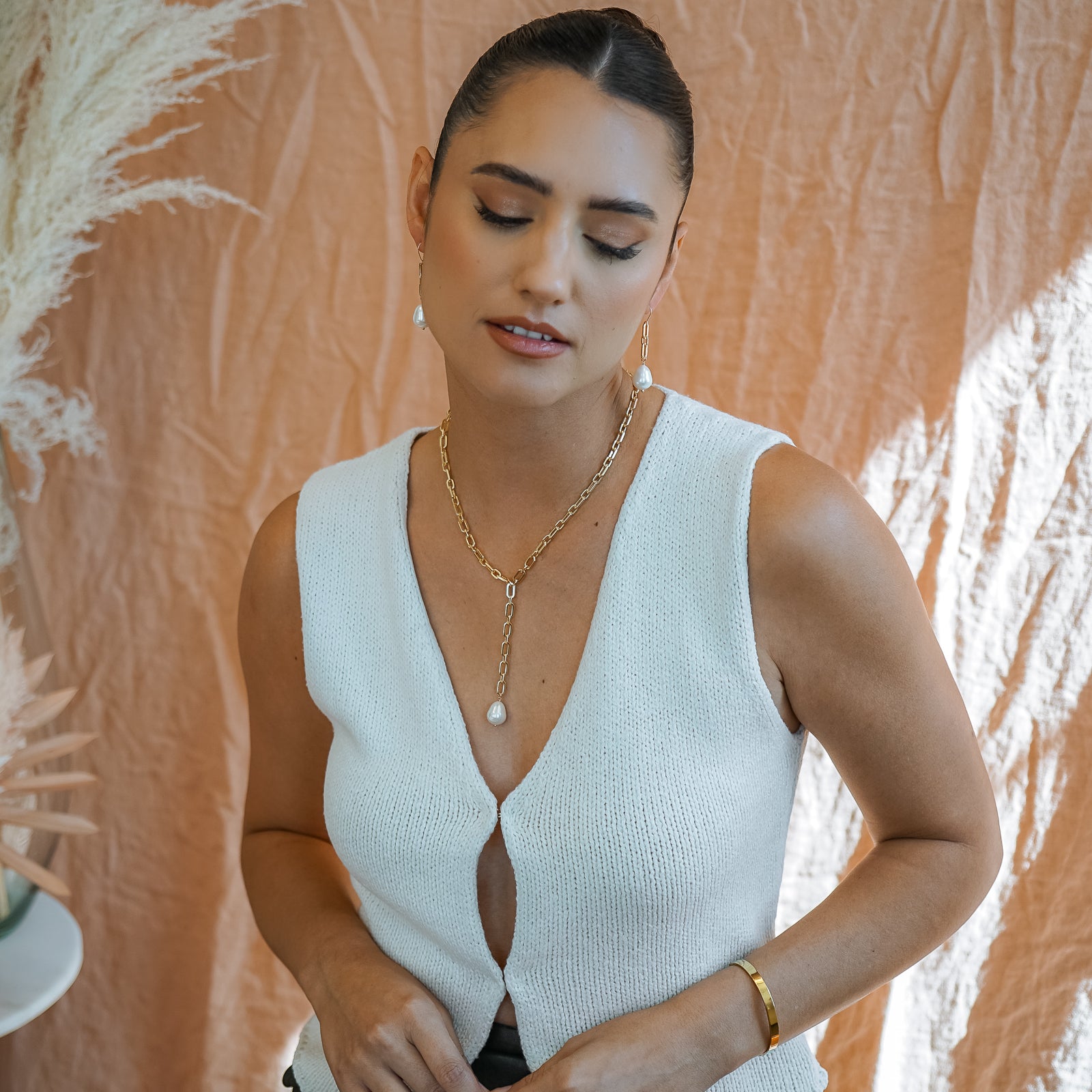Mastering the Clean Girl Aesthetic: A Guide to Jewelry Essentials