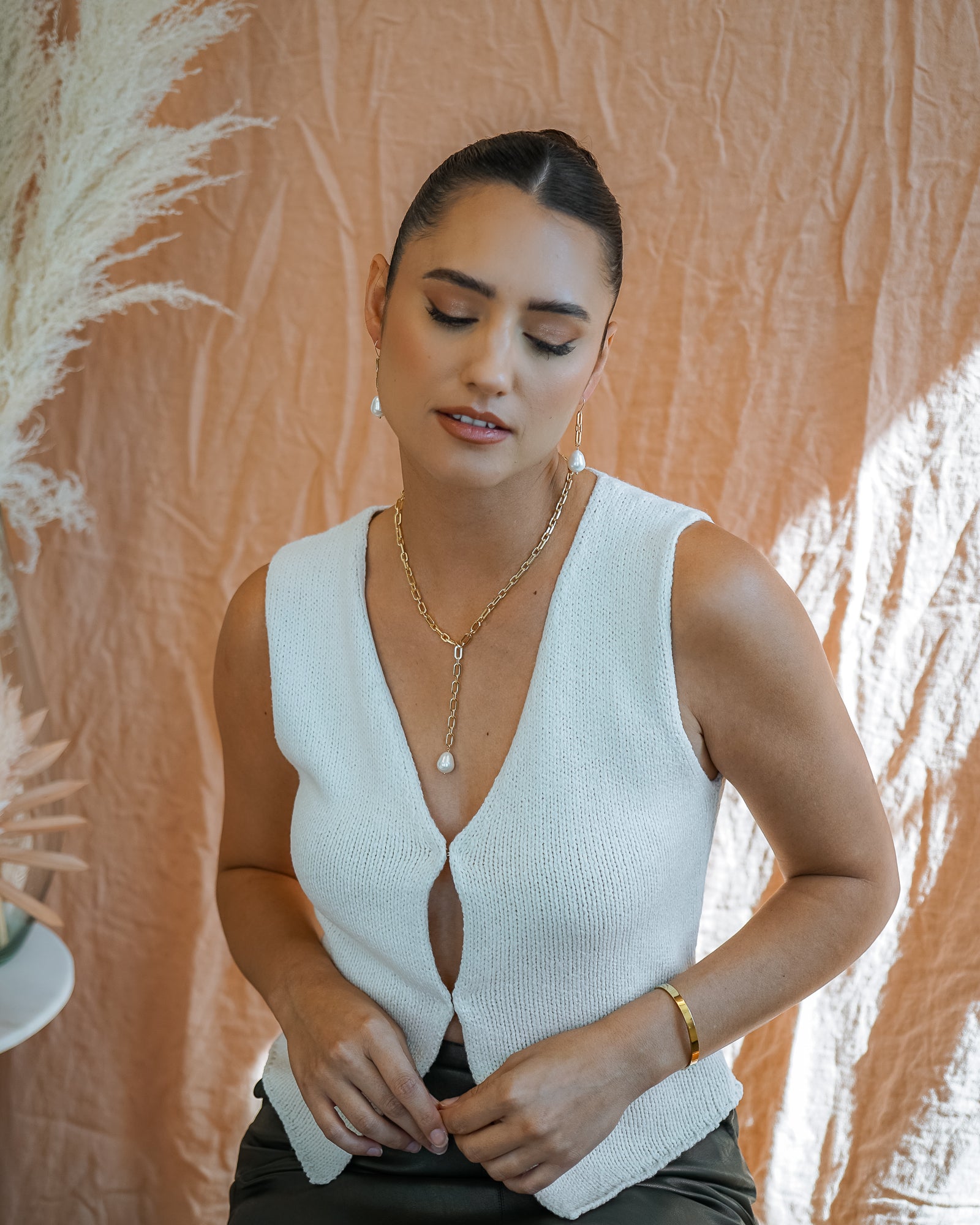 Mastering the Clean Girl Aesthetic: A Guide to Jewelry Essentials