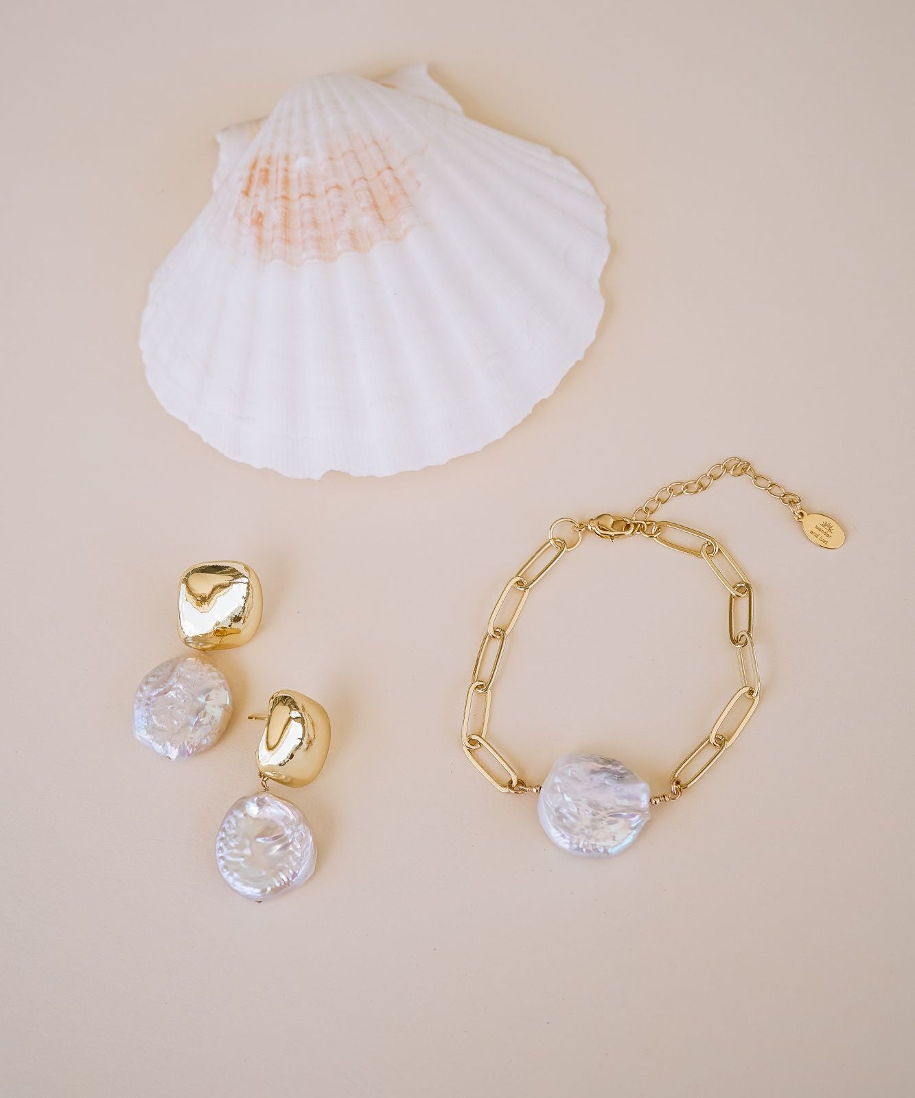 Leila Pearl Bracelet