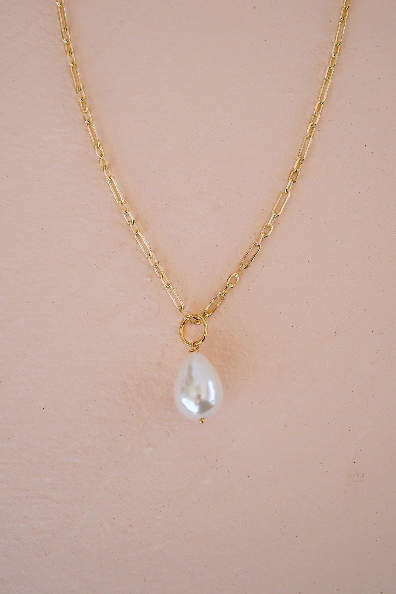 Ella Teardrop Pearl Necklace