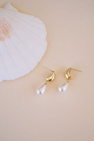 Ella Pearl Drop Earrings