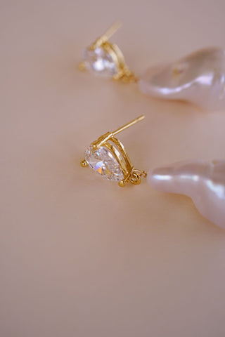 Elowen Baroque Pearl Drop Earrings