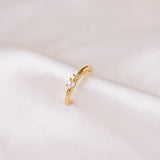 Della Pearl Ear Cuff