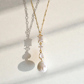 Isabelle Pearl Drop Necklace