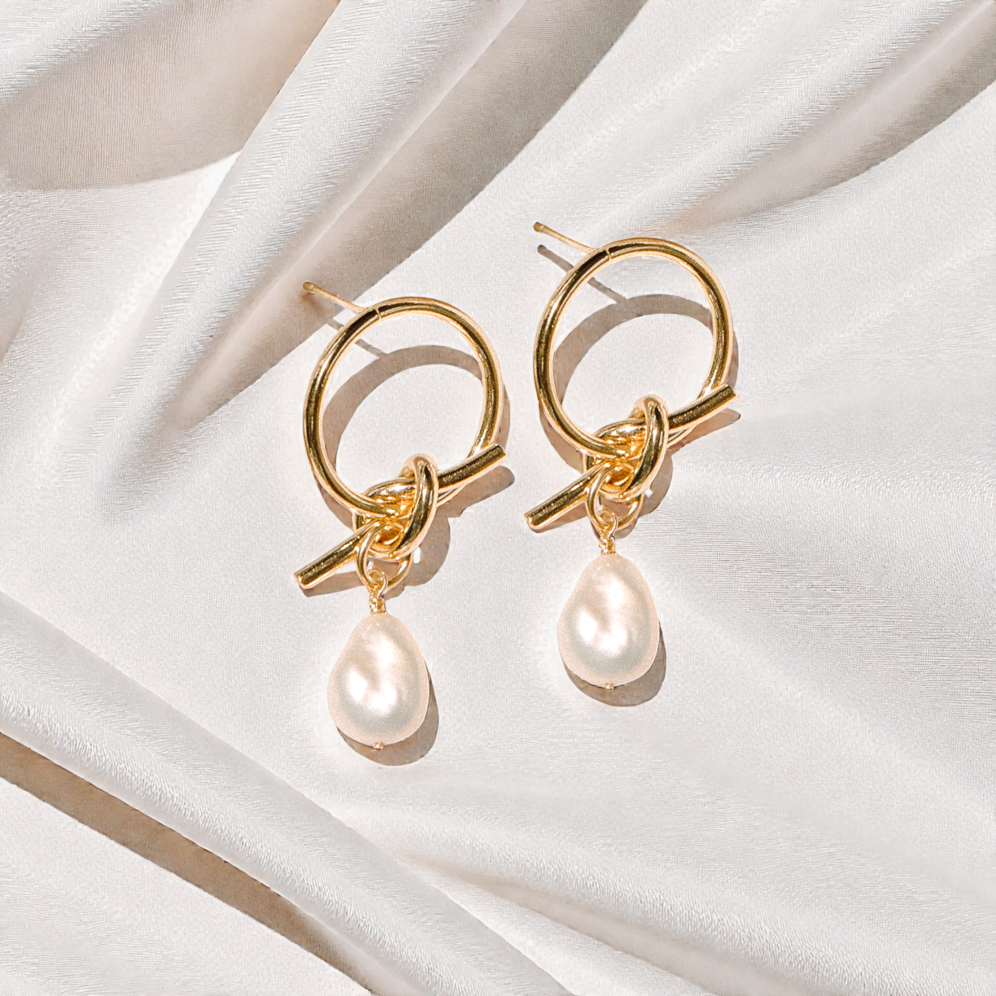 Lennon-Knoten-Ohrringe