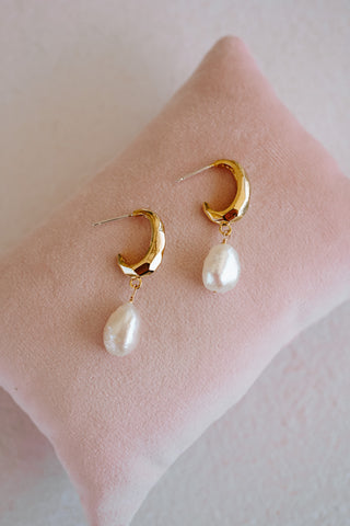 Mila Pearl Hoop Earrings