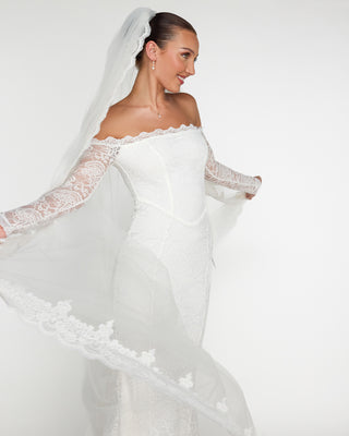 Laurel Teardrop Pearl Necklace