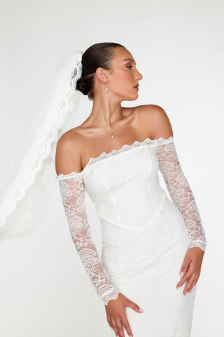 Laurel Teardrop Pearl Necklace