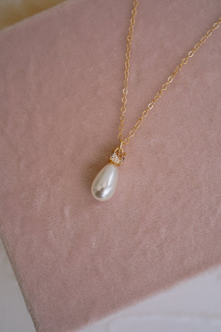 Laurel Teardrop Pearl Necklace