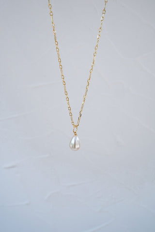 Ella Teardrop Pearl Necklace