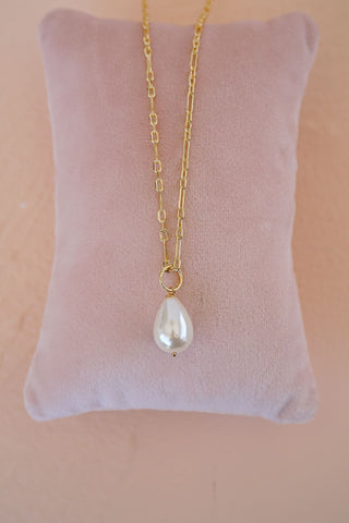 Ella Teardrop Pearl Necklace