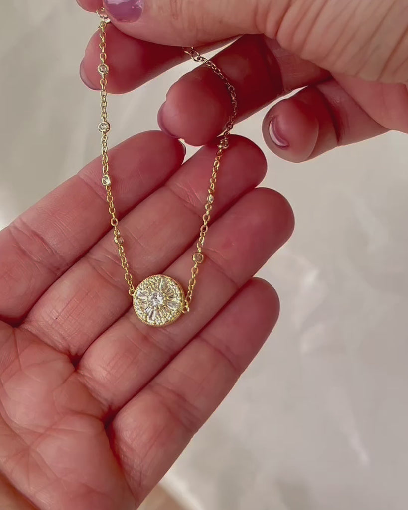 Stella Medallion Bracelet — product video
