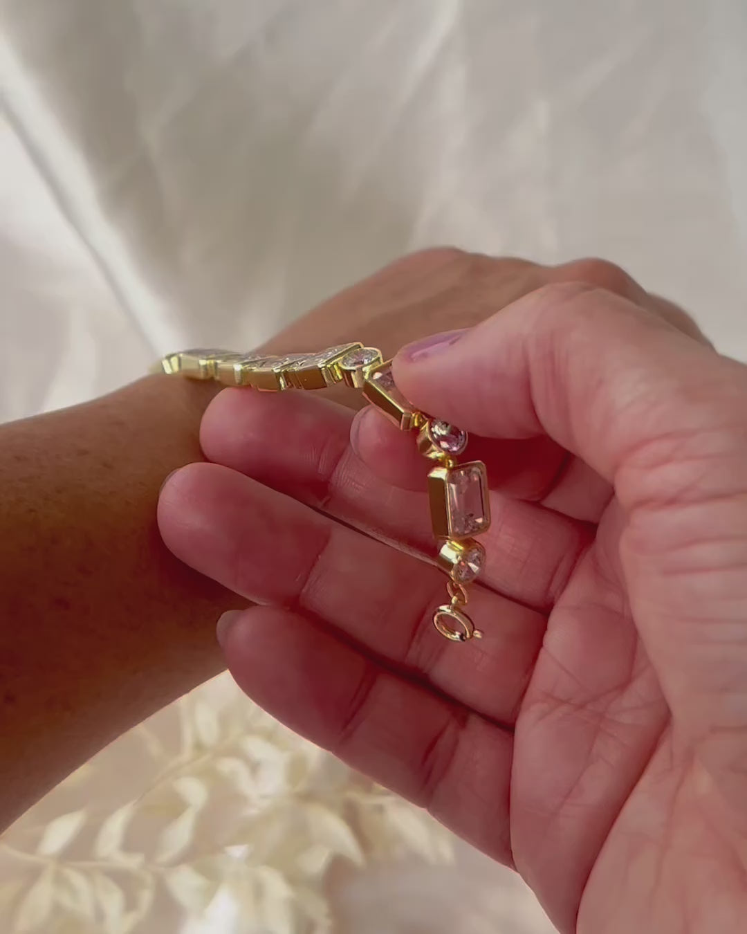 Margot Emerald Cut Tennis Bracelet — product video