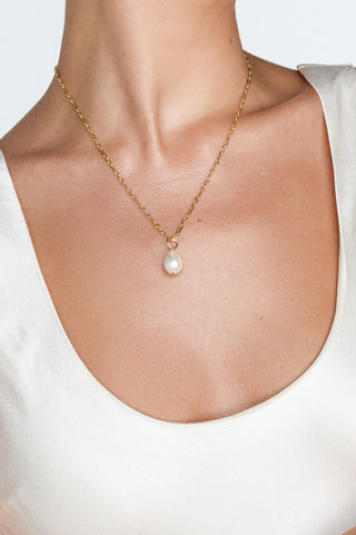 Ella Teardrop Pearl Necklace