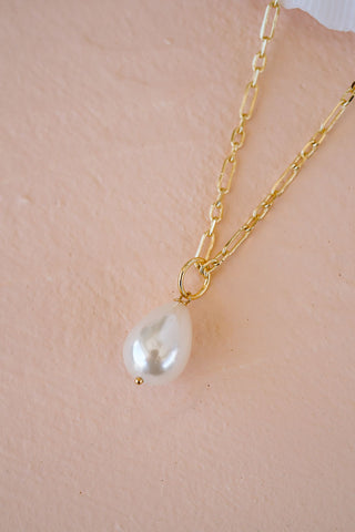 Ella Teardrop Pearl Necklace