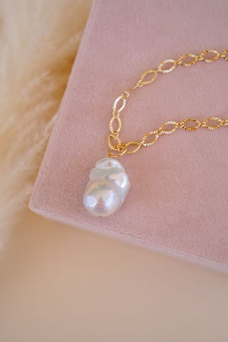 Elowen Pearl Pendant Necklace