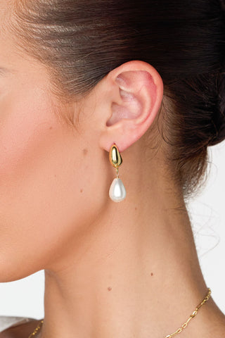 Ella Pearl Drop Earrings